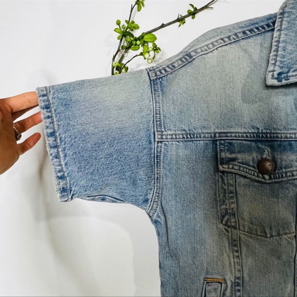 Current/Elliot Rolled Sleeve Trucker Denim Jean Jacket - Picture 9 of 11